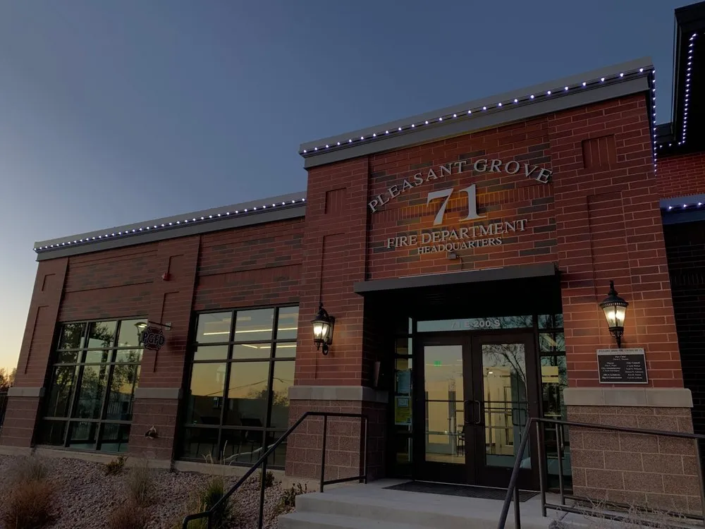 Expert lawn mowing service experts serving Tulsa, OK - Pro Light