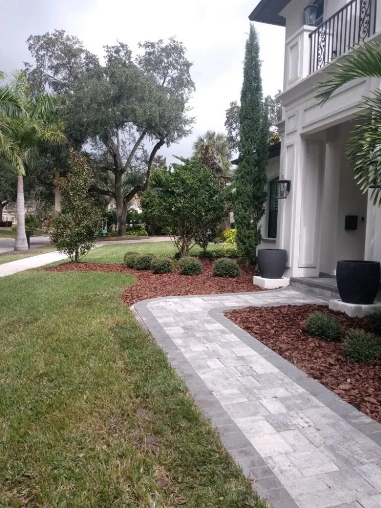 Affordable garden landscaping in Tampa, FL by Pro Mows