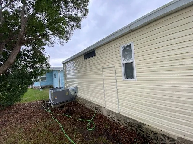 Affordable lawn mowing service in Plant City, FL by Pro Pressure Washing & Mowing