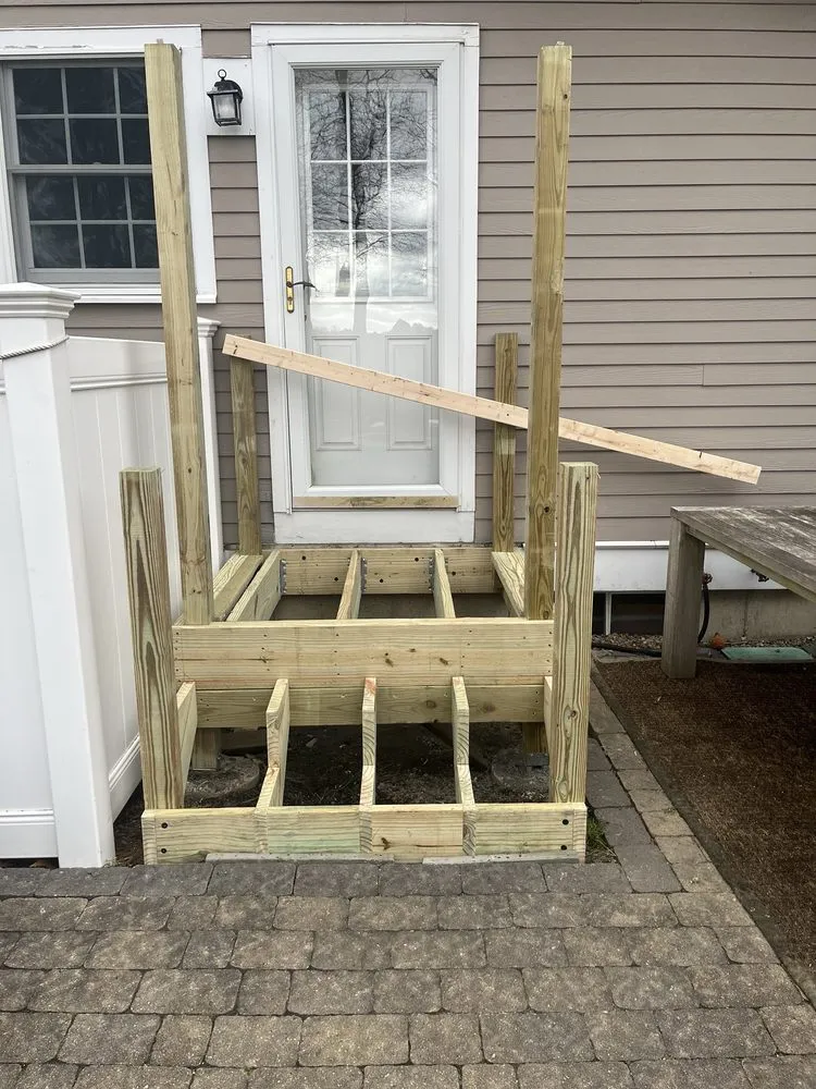 Top-rated garden landscaping in Everett, MA by Pro quality construction