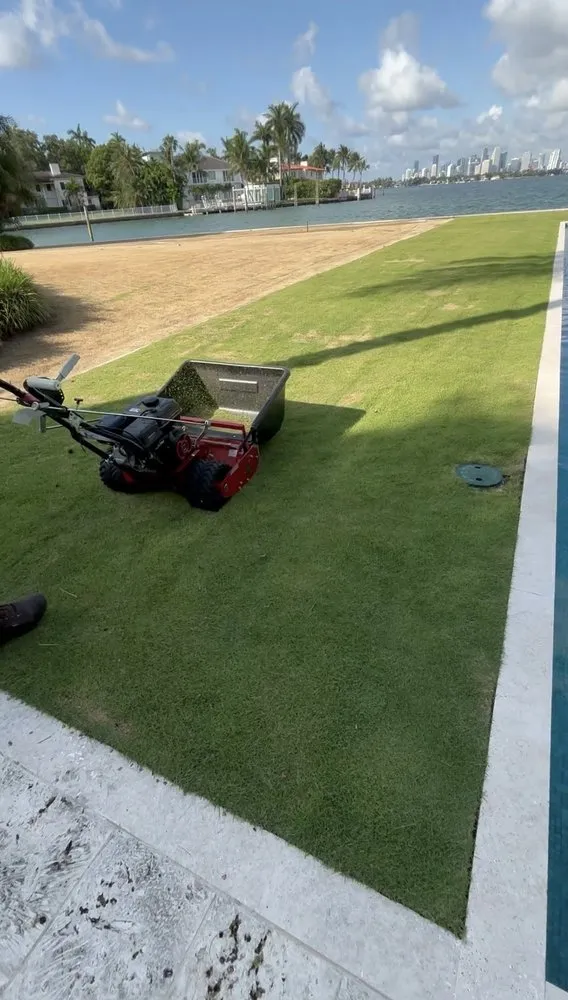 Custom lawn mowing service experts serving Miami, FL - Pro Scape