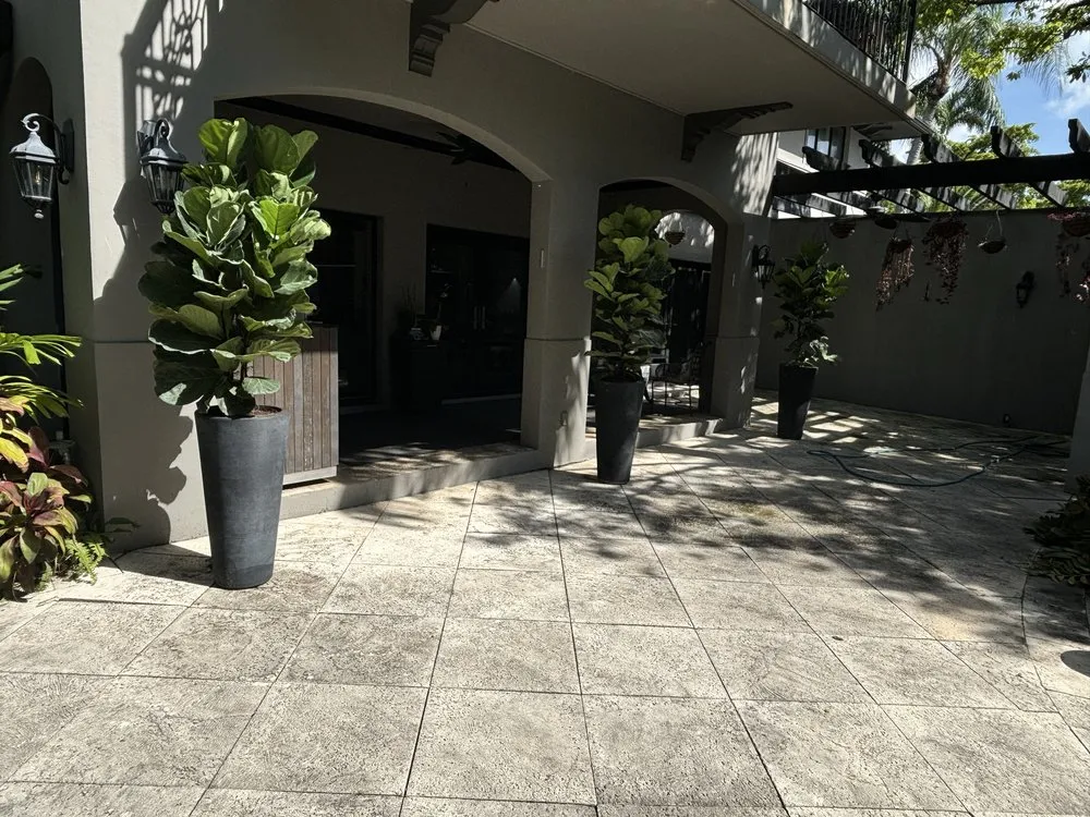 Custom lawn mowing service experts serving Miami, FL - Pro Scape