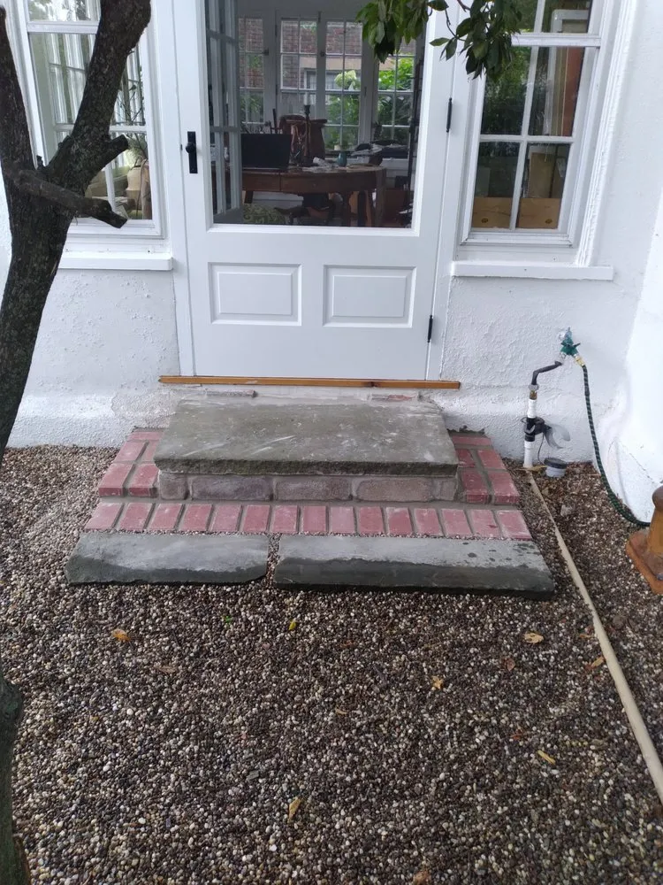 Professional landscaping services experts serving Cleveland, OH - Pro Scapes