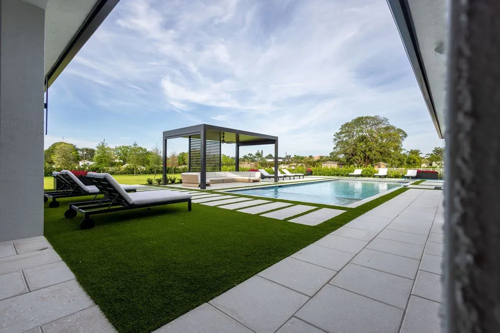 Top-rated lawn mowing service experts serving Southwest Ranches, FL - Pro Turf Greens