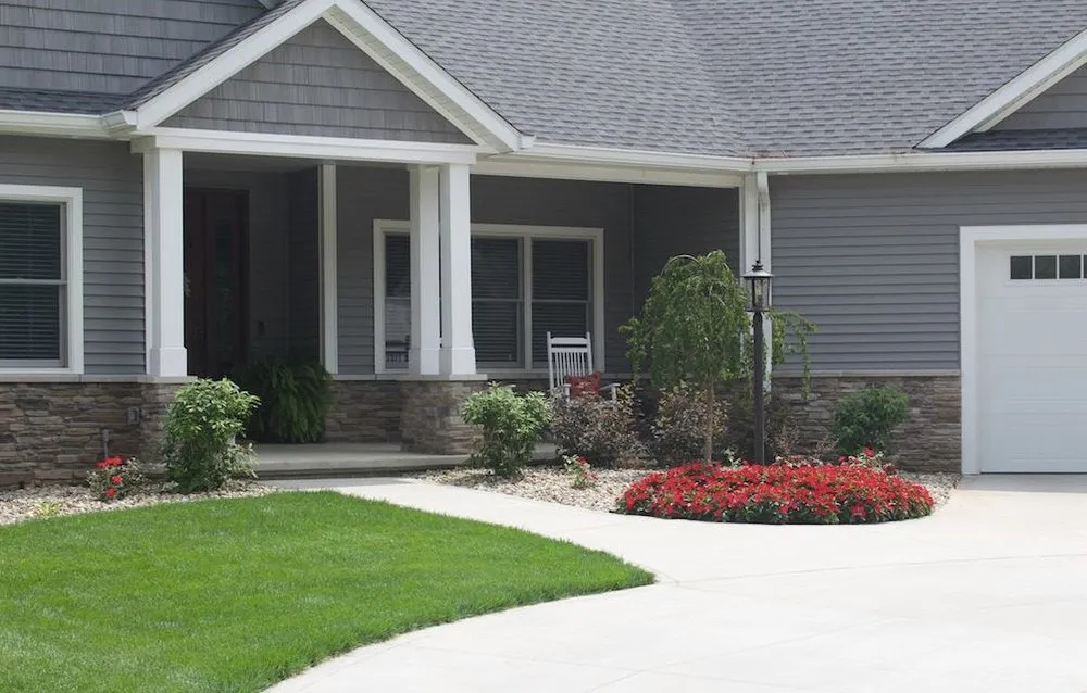 Custom landscaping services experts serving Elkhart, IN - Pro Turf Lawn Care