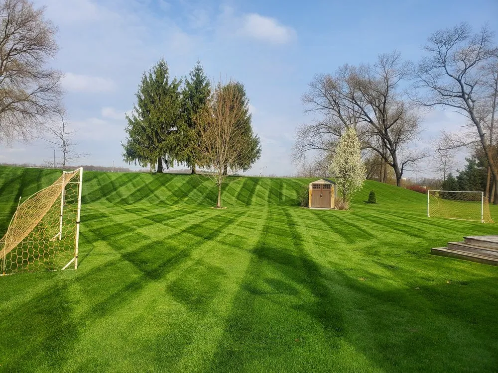 Custom yard maintenance experts serving Elkhart, IN - Pro Turf Lawn Care