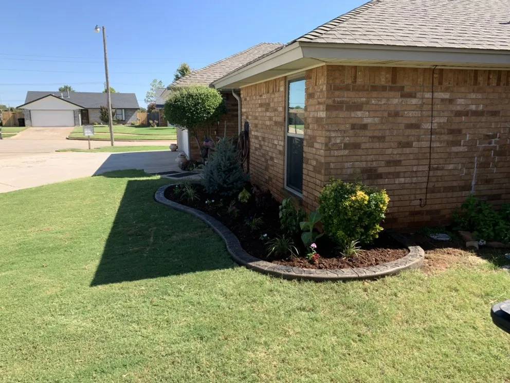 Expert yard cleanup service in Oklahoma City, OK - ProCurb Landscaping