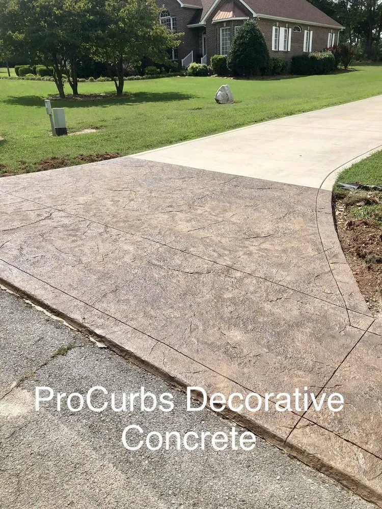 Affordable lawn care service for homes in Winchester, TN by ProCurbs