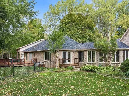 Product Solutions, LLC Logo