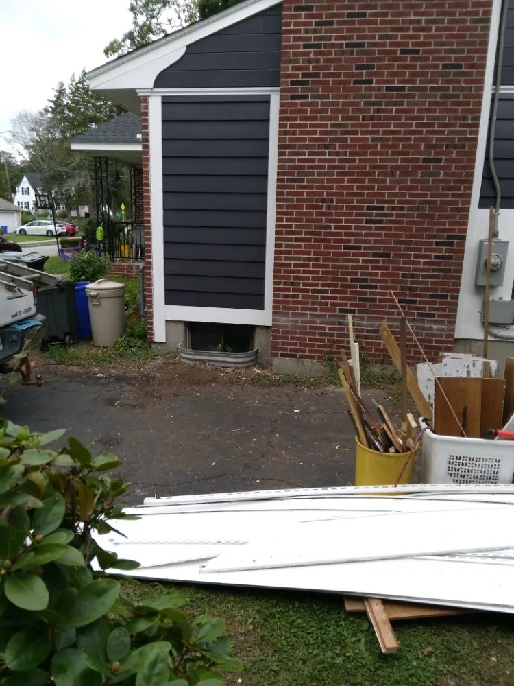 Top-rated lawn care service for beautiful yards in New London, CT by Productive services