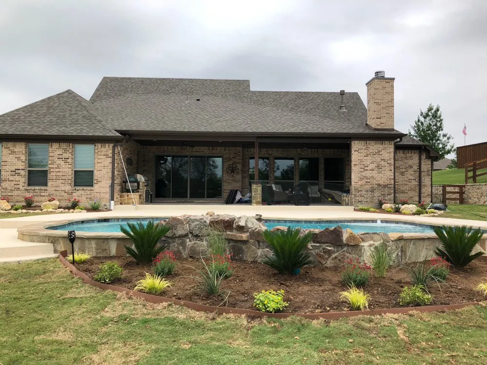 Reliable lawn mowing service in Argyle, TX by Productos Del Campo