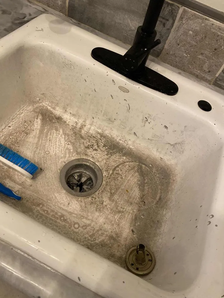 Top-rated yard maintenance for residential properties across Milwaukee, WI - Professional and Commercial Cleaning