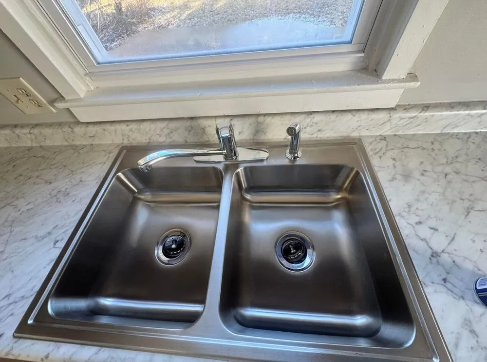 Expert yard maintenance experts serving Milwaukee, WI - Professional and Commercial Cleaning