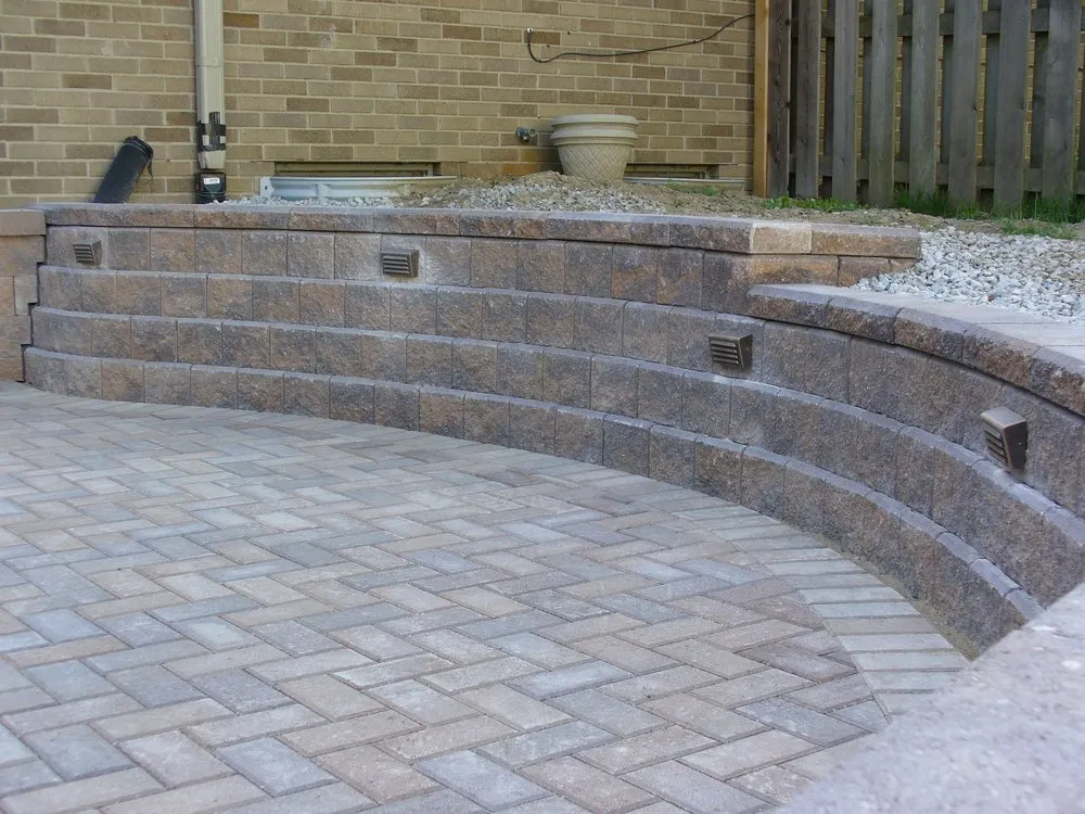 Custom lawn mowing service experts serving Dimondale, MI - Professional Gardener & Landscape Services