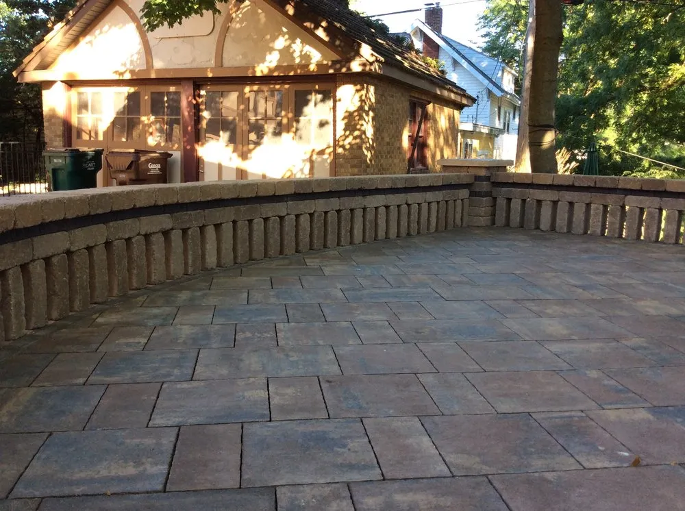 Local garden landscaping in Dimondale, MI - Professional Gardener & Landscape Services