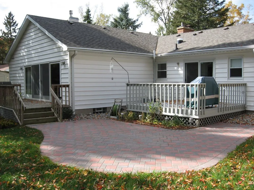 Top-rated yard cleanup service in Dimondale, MI - Professional Gardener & Landscape Services