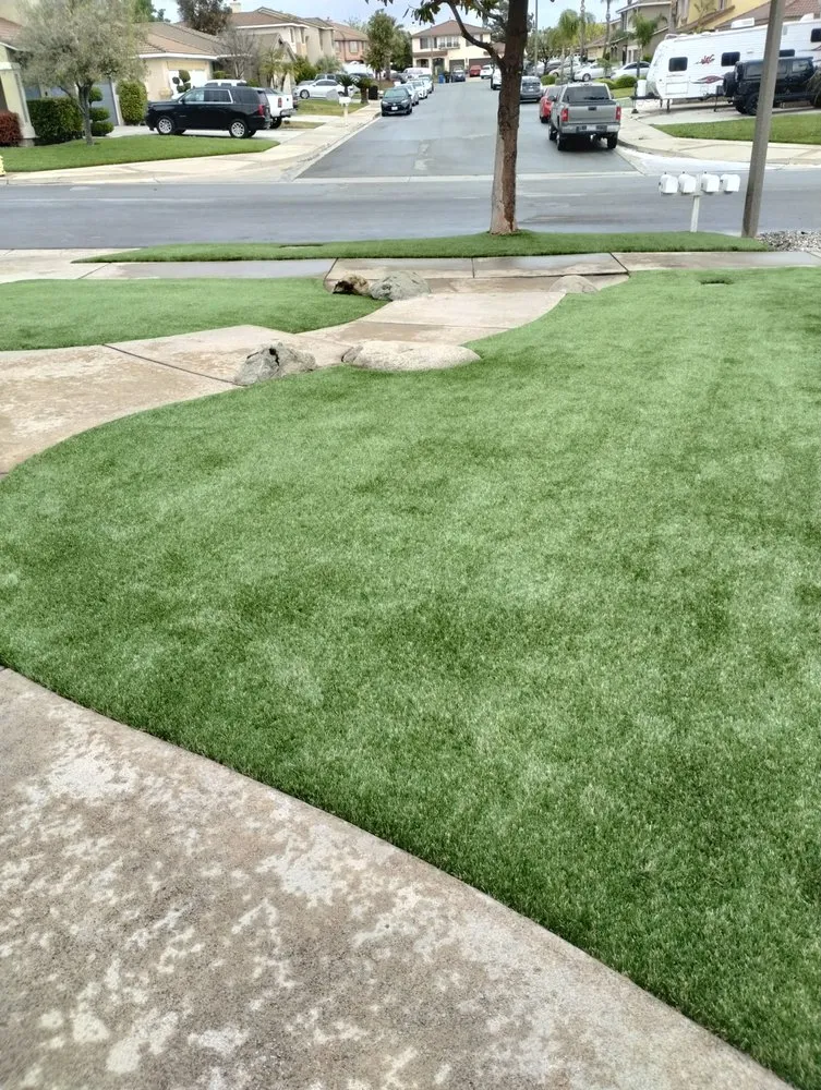 Local lawn care service experts serving La Puente, CA - Professional Greenscape