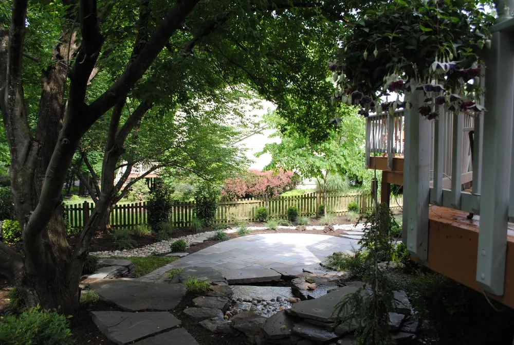 Top-rated outdoor landscaping in Lorton, VA - Professional Grounds