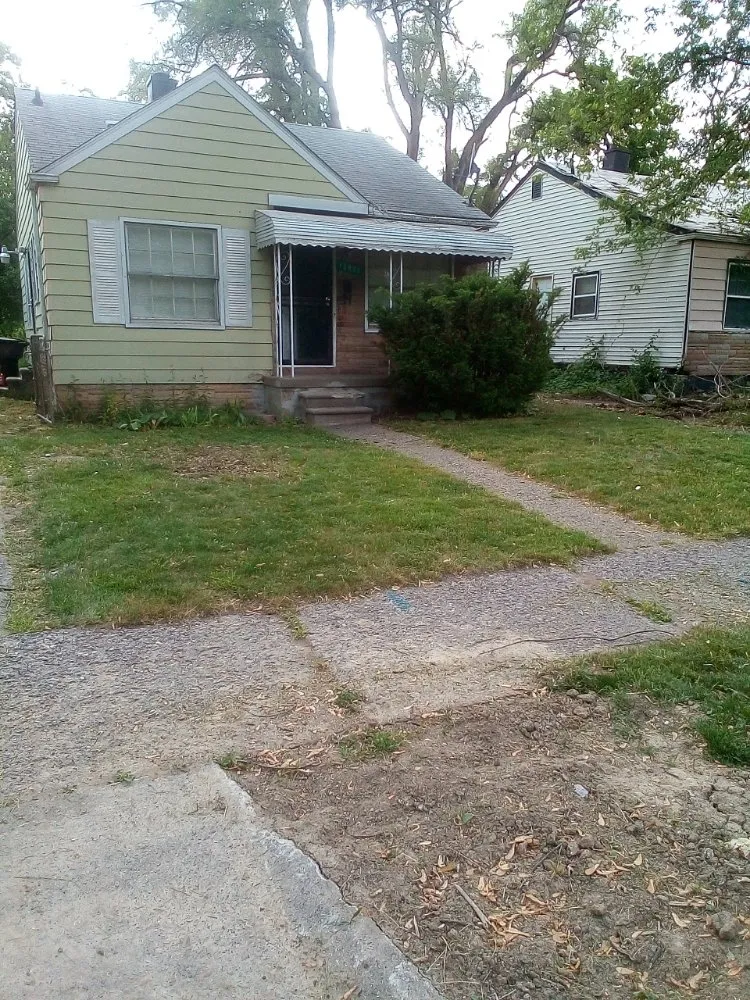 Local landscaping services in Detroit, MI by Professional Kuts Lawncare & Hauling Services