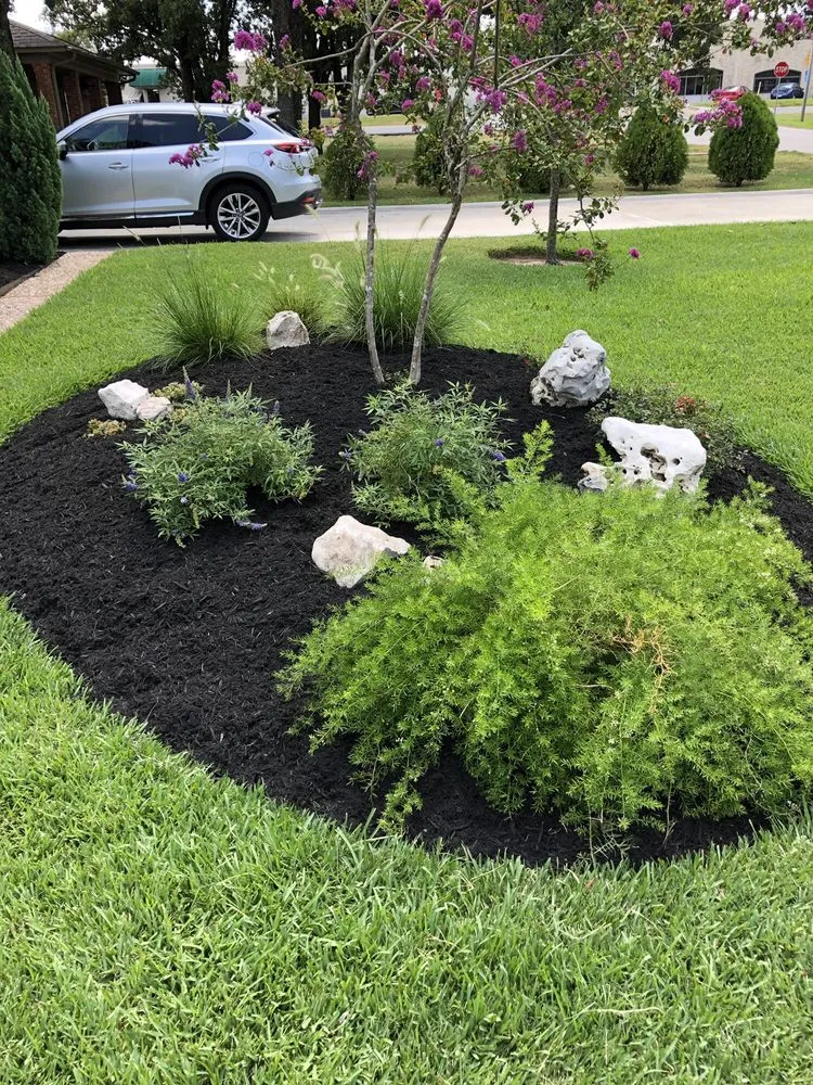 Affordable garden landscaping in Huntsville, TX by Professional Landscape Management