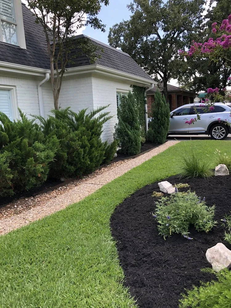 Professional yard cleanup service experts serving Huntsville, TX - Professional Landscape Management