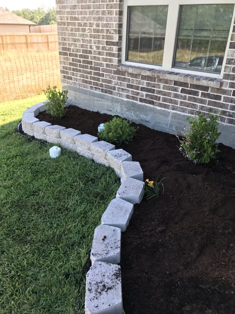 Professional garden landscaping experts serving Huntsville, TX - Professional Landscape Management