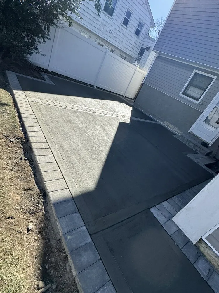 Custom lawn care service experts serving Central Islip, NY - Professional Masters In Construction And Lawn