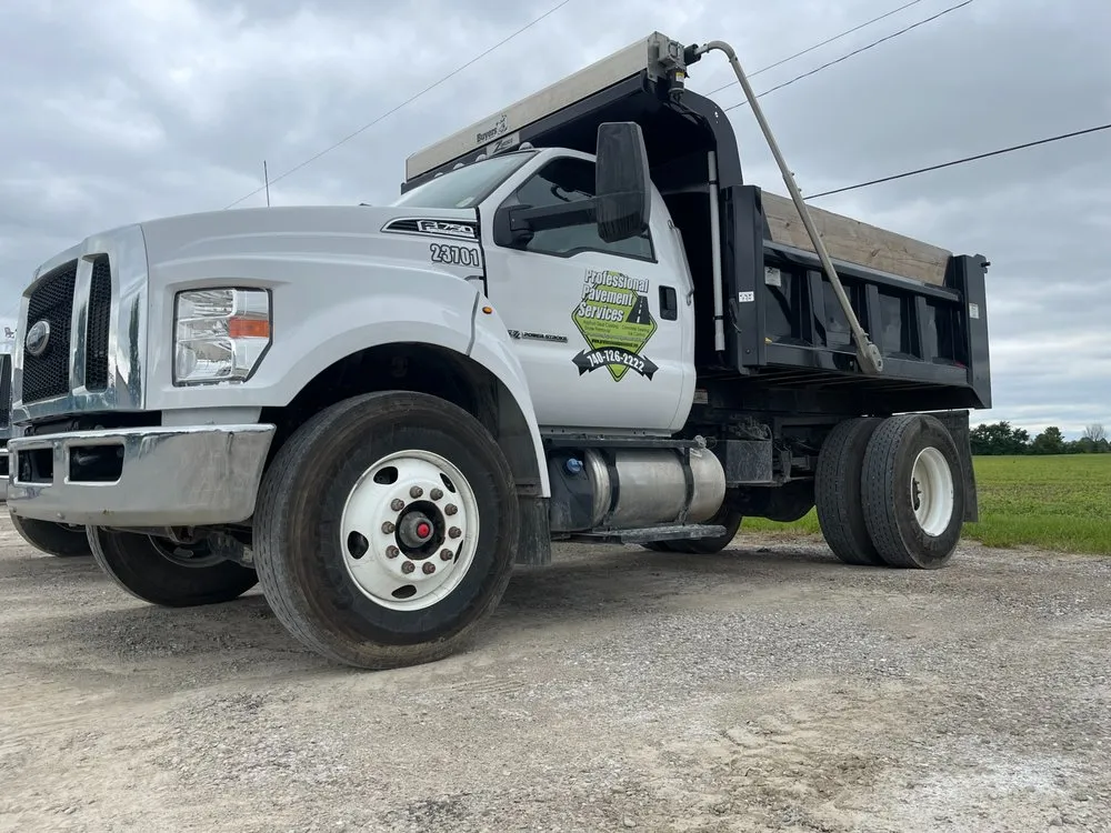 Custom yard maintenance for beautiful yards in Findlay, OH by Professional Pavement Services