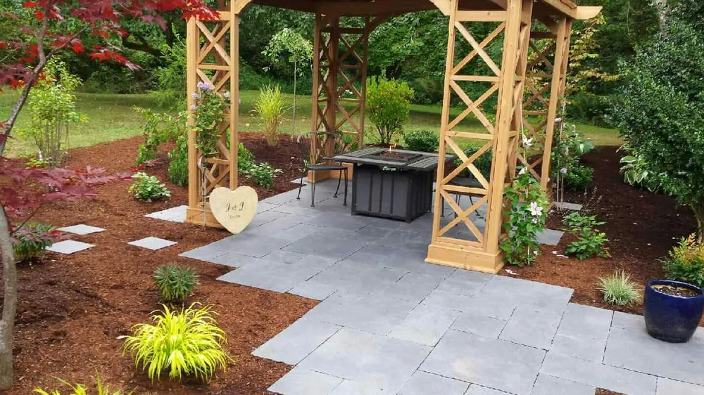 Professional outdoor landscaping in Tumwater, WA by Professional Stone Products