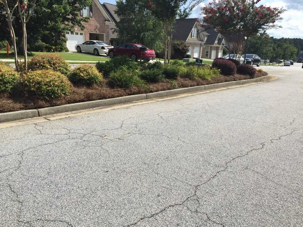 Top-rated outdoor landscaping experts serving Loganville, GA - Professional Strawing Services