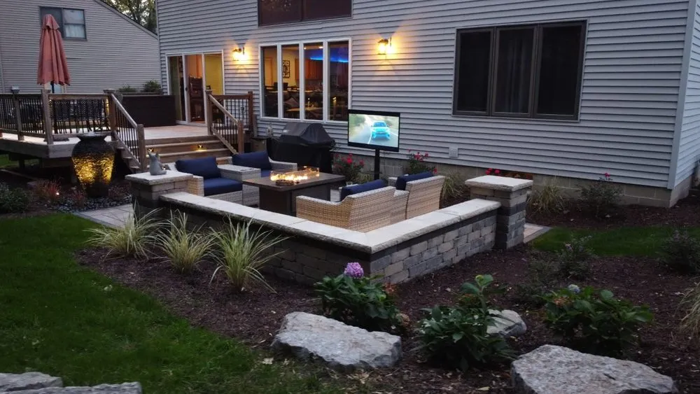 Local garden landscaping experts serving East Lansing, MI - Professional Turf & Landscape