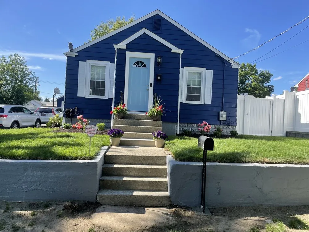 Expert lawn mowing service experts serving Providence, RI - Professional World Fence