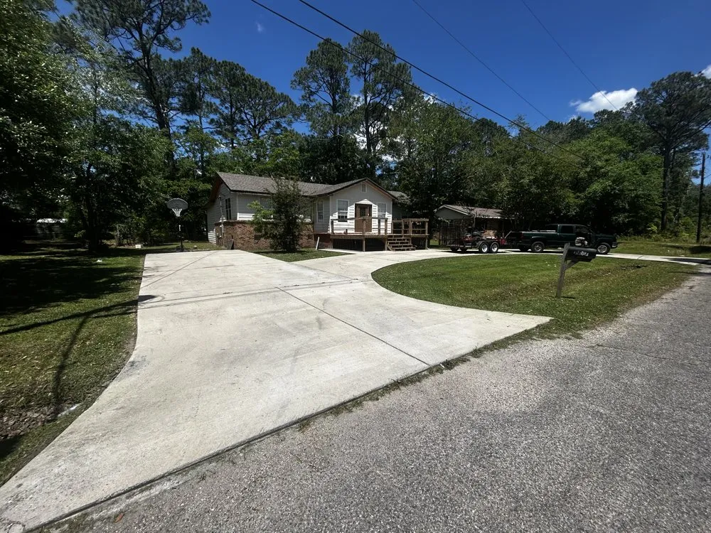 Professional garden landscaping in Moss Point, MS by Profile Kuts Lawncare