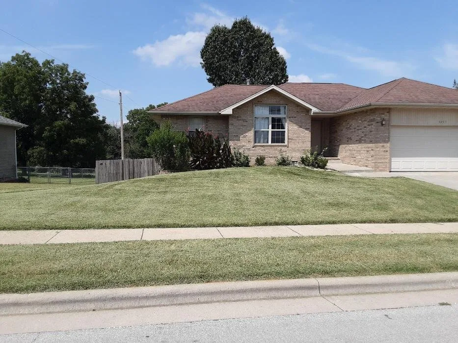 Affordable residential landscaping experts serving Springfield, MO - Proformance