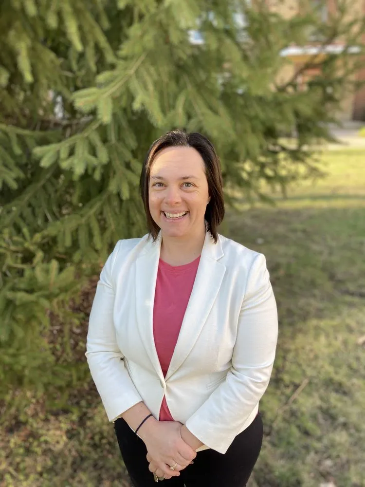 Professional yard cleanup service for year-round maintenance across Madison, WI - Projects With Julia