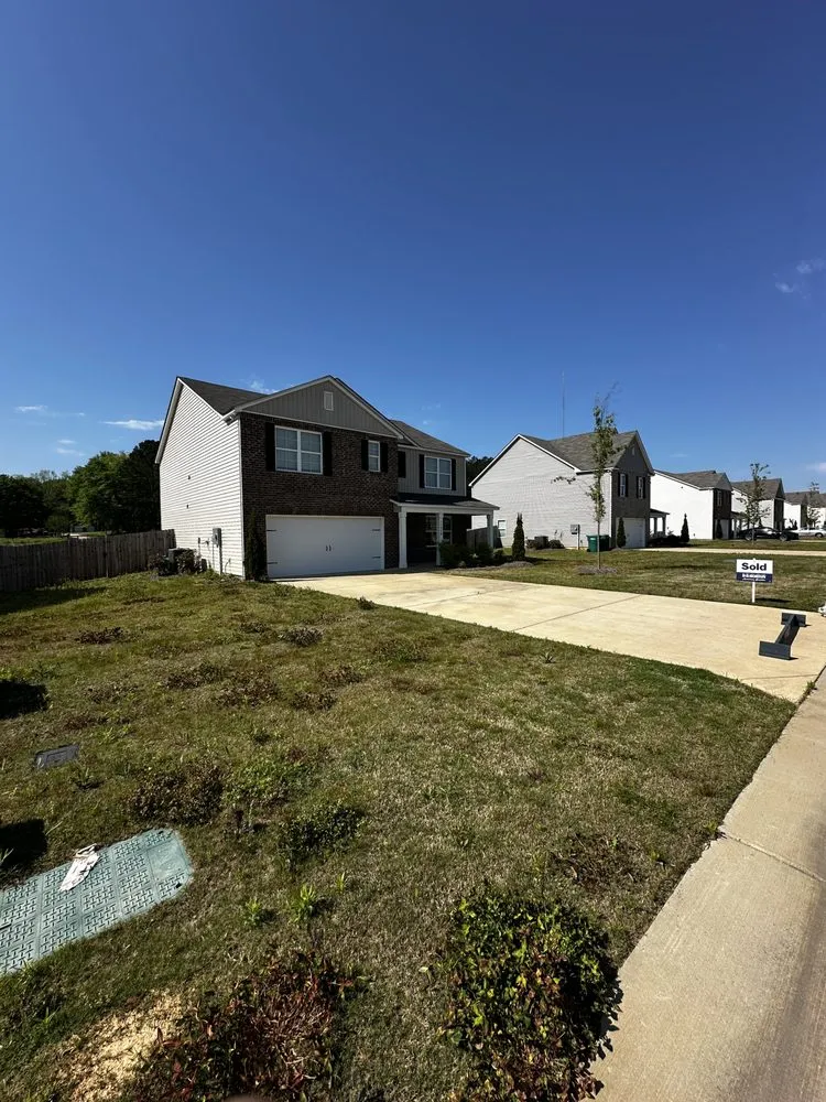 Affordable lawn mowing service in Mountain Brook, AL by Prolawns