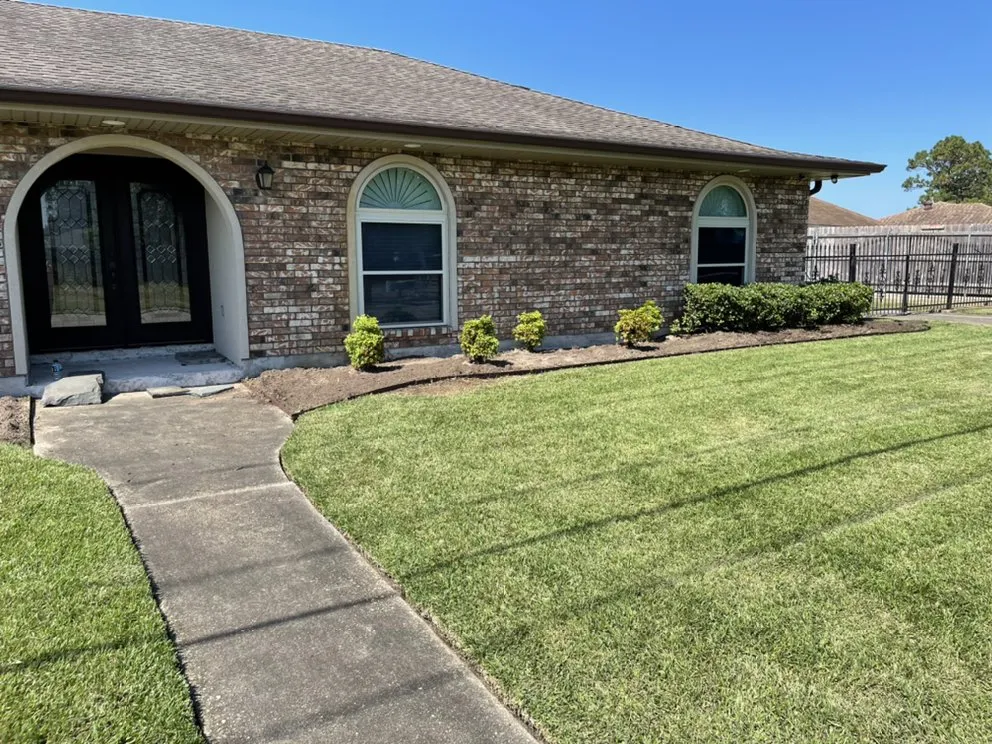Expert yard maintenance with custom design across New Orleans, LA - ProLeaf Landscaping