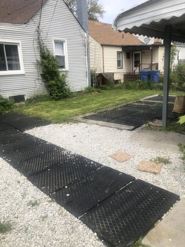 Top-rated lawn mowing service in Detroit, MI - Proline Lawn Manicuring Service