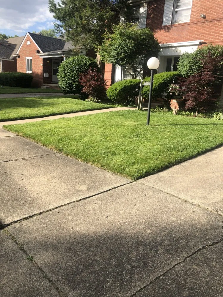 Top-rated outdoor landscaping for residential properties in Detroit, MI by Proline Lawn Manicuring Service