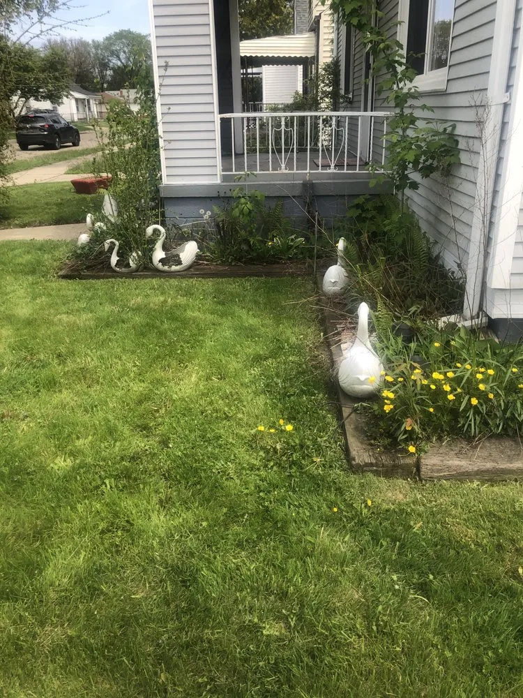 Local landscape design in Detroit, MI by Proline Lawn Manicuring Service
