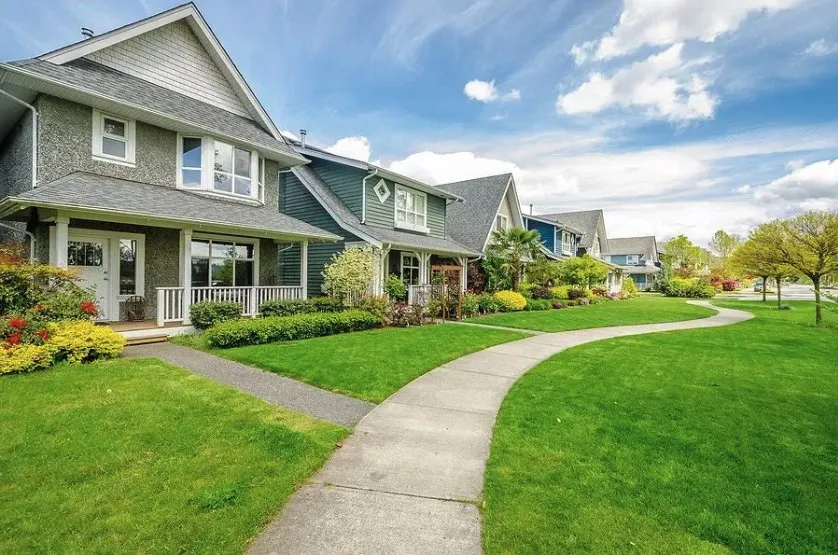 Trusted lawn mowing service in Hanover, PA - Prompt Lawncare