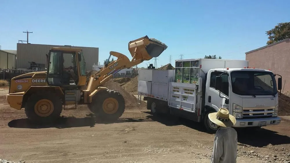 Top-rated landscaping services experts serving Bakersfield, CA - Pronto Gardening