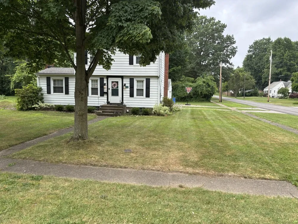 Reliable yard maintenance in Chardon, OH - Property Management By E&E