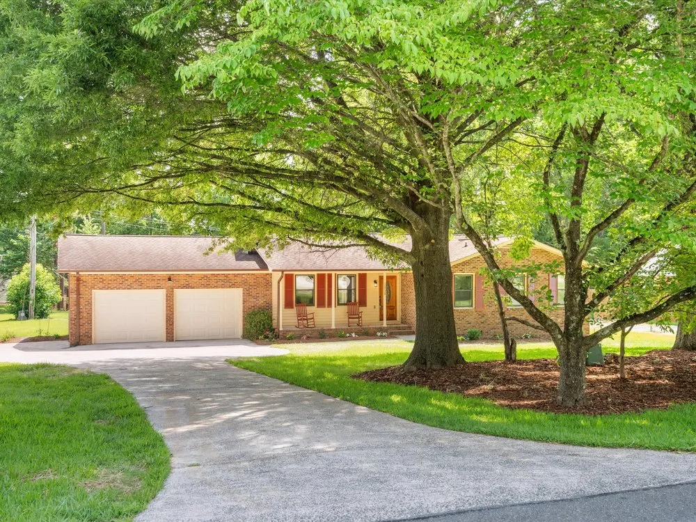 Top-rated lawn care service in Lynchburg, VA - Property Potential Pros