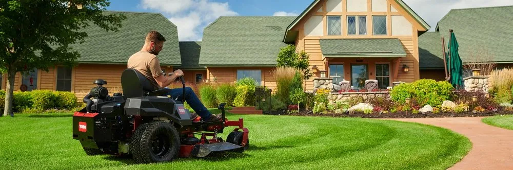 Reliable yard maintenance in Orlando, FL by Property Service Master