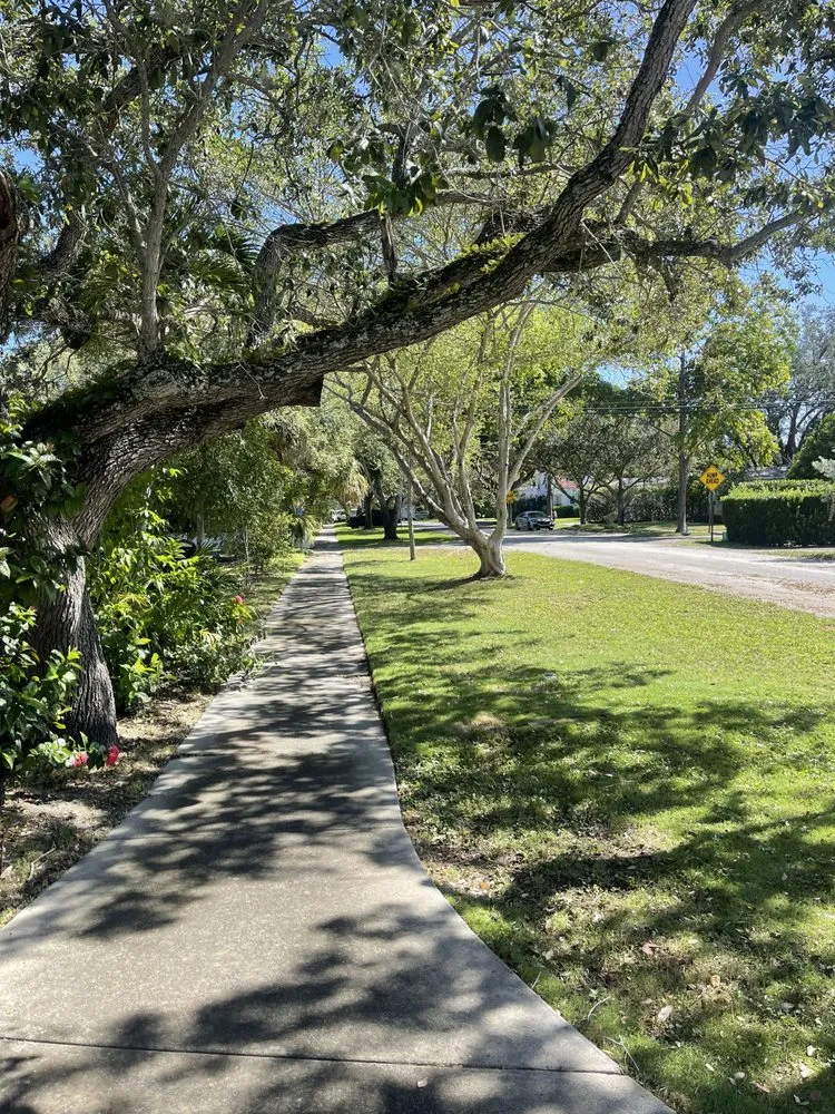 Trusted lawn mowing service in Miami Gardens, FL by Prophete Luxury landscape