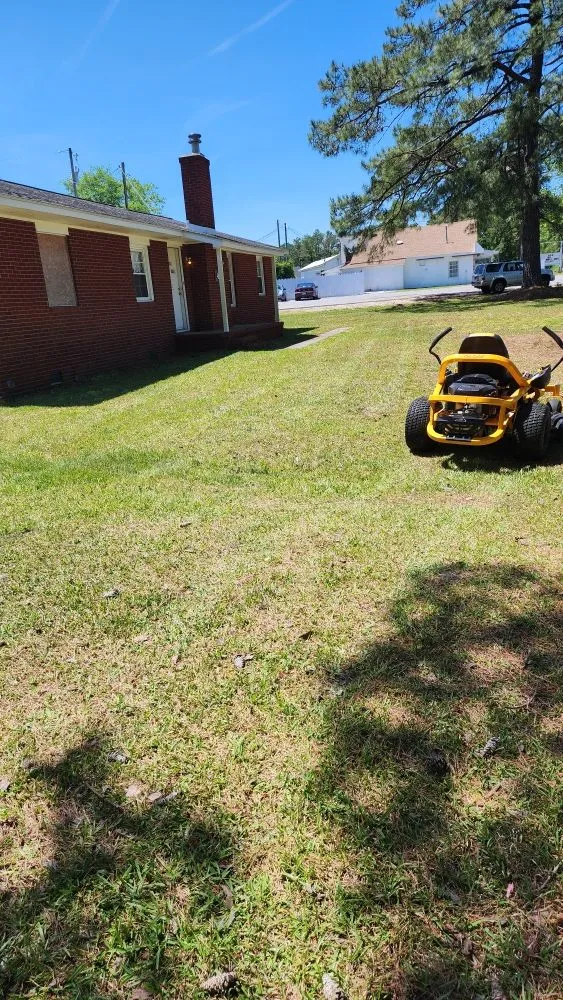 Professional garden landscaping experts serving Jacksonville, NC - Pros & Cons Landscaping