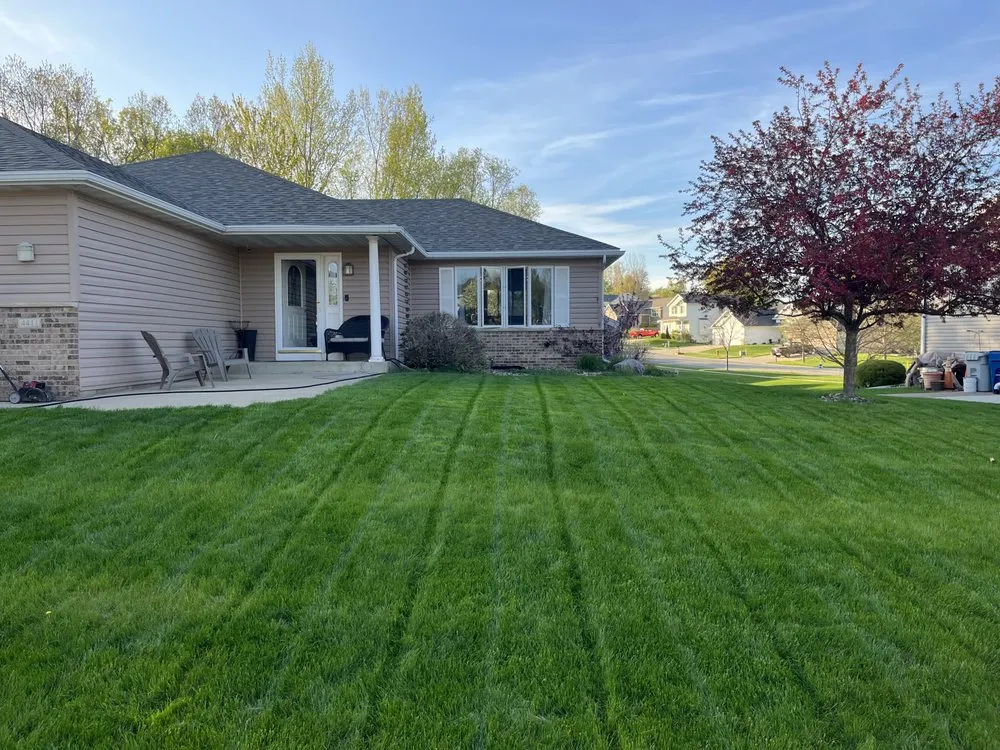 Local lawn mowing service experts serving Rochester, MN - Prosch Lawn Care