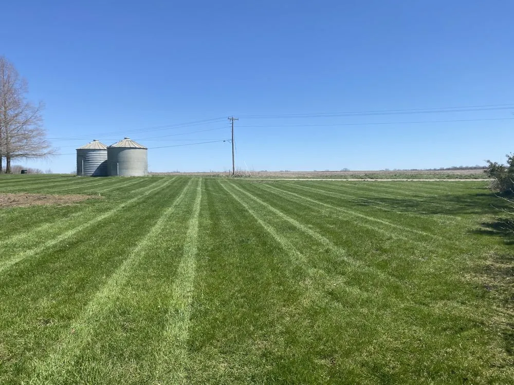 Trusted yard maintenance with custom design across Tipton, MO - ProStar Lawn Care