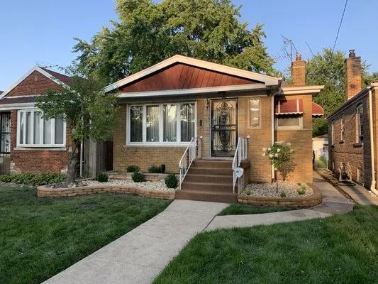 Proworks Landscaping Solutions Logo